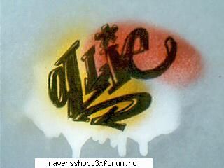 graffiti incerkm niste sprayuri niste foi apoi m-am gandit fac niste skite foile alea..and here;s