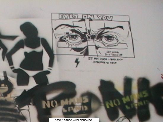 stenciluri stencil care imi place mult mult&nbsp; (ala femeia)(la mini camera, inca ajuns prin oras