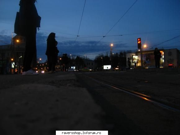 fotofrafia digitala was walking down the street one daaaay, the merry, merry month may.. may??