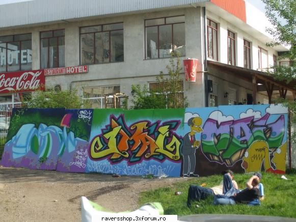 graffiti dreapta spre stg loc loc loc (din ghe)
