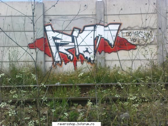 graffiti venit vara:xdth rosu crom folosit desenul anterior?