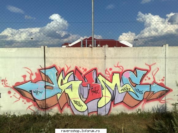 graffiti niste amici care vor apuce