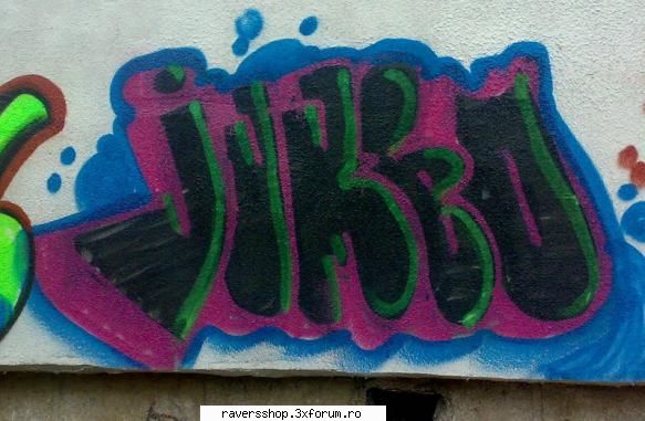 graffiti bezna,un frig iti inghetau degetele ploaie galeata ..&nbsp; &nbsp;