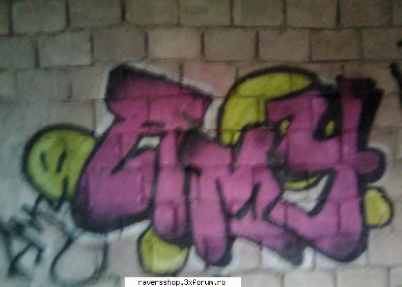 incepatori ok..am dat primul meu graff..pe zile&nbsp; [pe perete unei case care nu'l vede pozei lasa