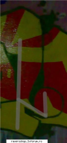 graffiti aici ... intre cei doi (par trei dar unul