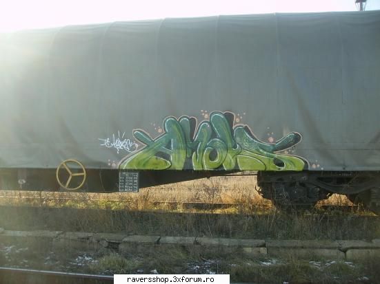 mesaj  

bbcode: activat  
 tag: activat  
smilies: activat graffiti