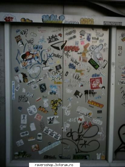 graffiti zoomed