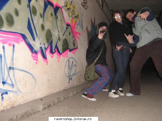 graffiti god pascaniu prezent tii curent tot apare semnatura ok?!vad deja inceput... bestial mai acu