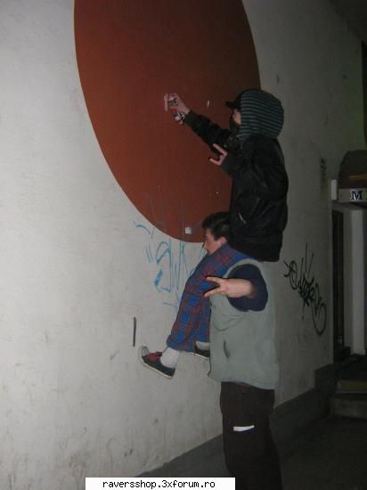 graffiti cam intunecata poza..... *zke lucrezi fain ... tine`o tot ..&nbsp; da` nu`i lucrat loc cel