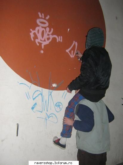 graffiti celor noi mai luda... trebuia pui cealalta asta...