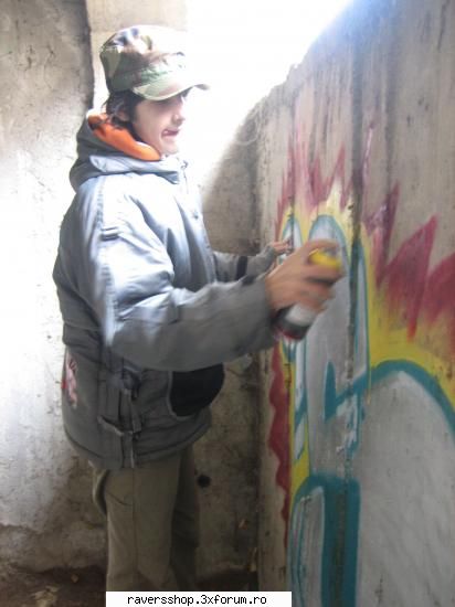 graffiti tot timpu desenez limba dracu numi dau poze kkt....