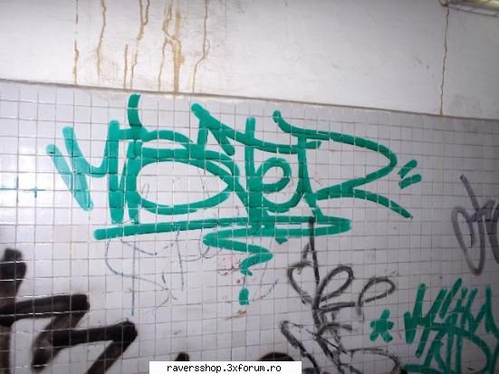 graffiti omu vrei iti aduc ceva vin acasa sms uit .... &nbsp; semnat....