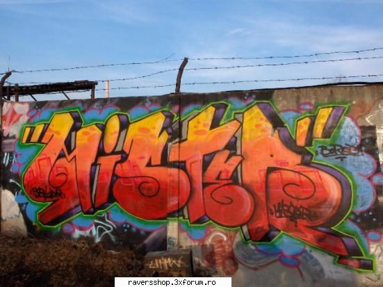 graffiti yes yes action.... 07se stie.. zke, aniversar suflo, fear, home, nesk, mask...