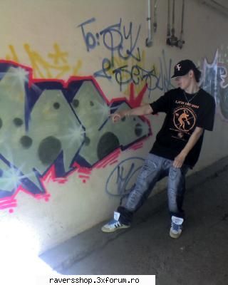 graffiti niste tentative graffiti nereusite plac??toti kre ceva ast meu peace! (asta scria sub