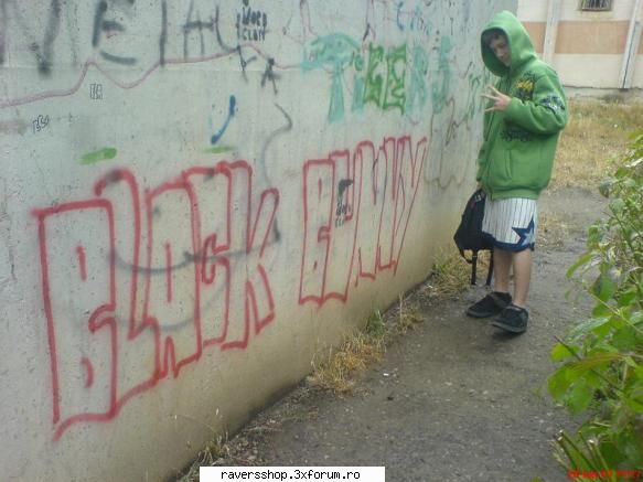 well sunt si io biker .. din iasi .... xtzy pos sa ma stii,,, am un bmx mongoose negru ....  :d  =d