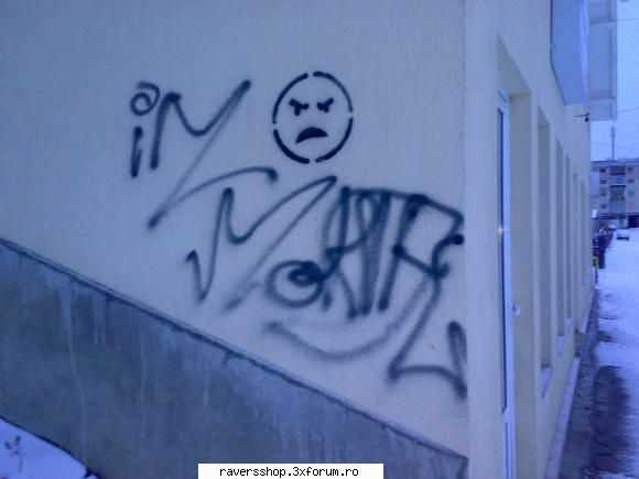 stenciluri luati cei dedesubt &nbsp;