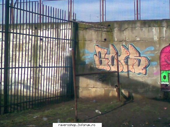 graffiti aia care filmai ma...vai sunte,m suparati? uite okisori albastri avem &nbsp; &nbsp; hai